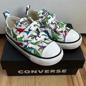 Converse Dinosaur print size 8 toddler